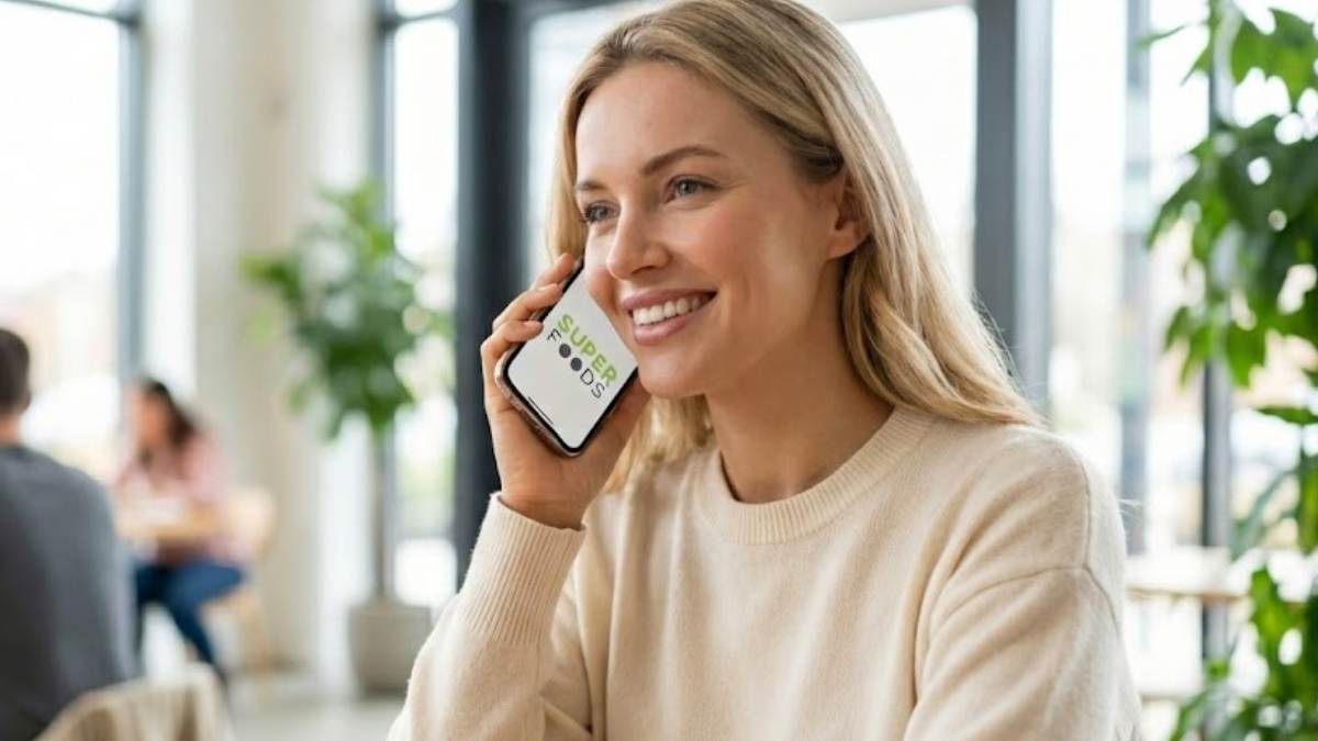 Ügyfélszolgálati munkatárs telefonon – SuperFoods Store kapcsolat
