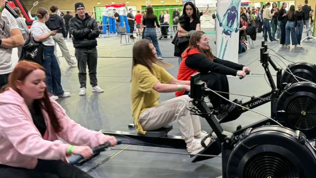 KREathlon Sportnap 2026 evezőgép verseny Budapest sportesemény résztvevők aktív mozgás közösségi élmény SuperFoods eseményen