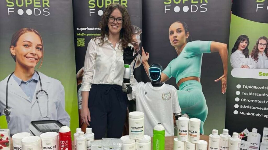 KREathlon Sportnap 2026 SuperFoods stand robot bemutató egészségtudatos életmód termékek Budapest sportesemény SuperFoods standján